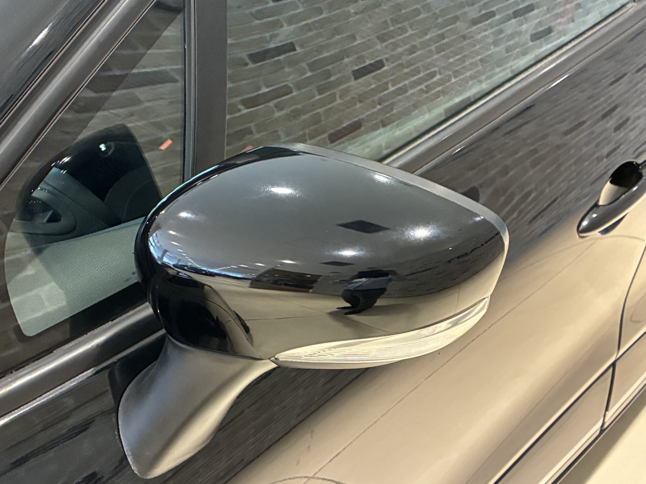 ルノー・ルーテシア・スポール シャシー スポール