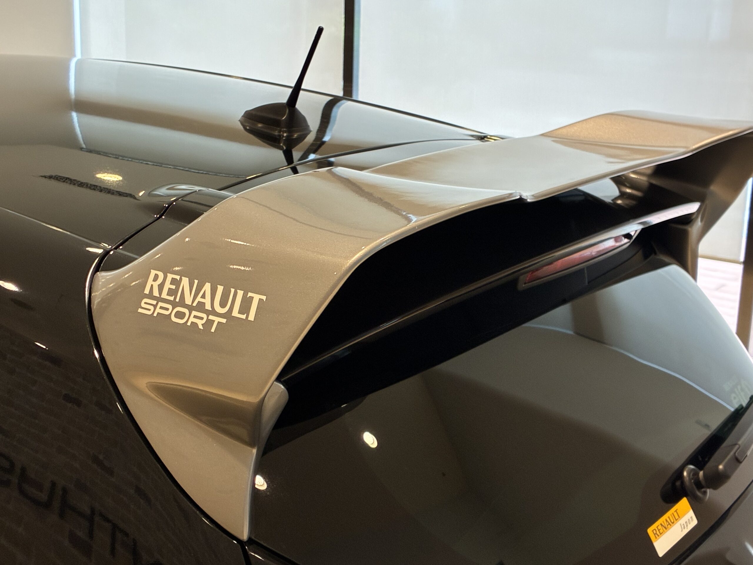 ルノー・ルーテシア・スポール シャシー スポール