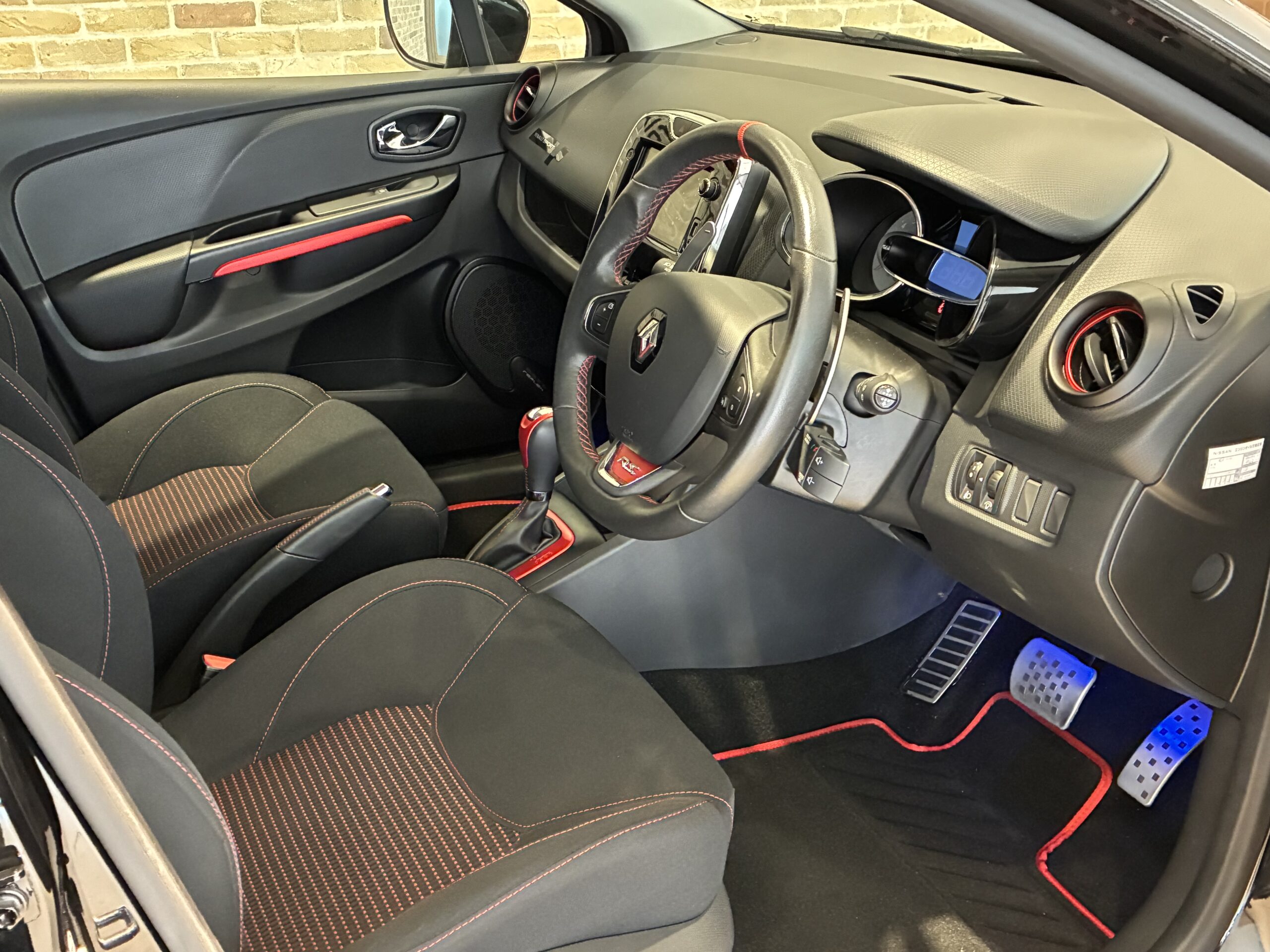 ルノー・ルーテシア・スポール シャシー スポール