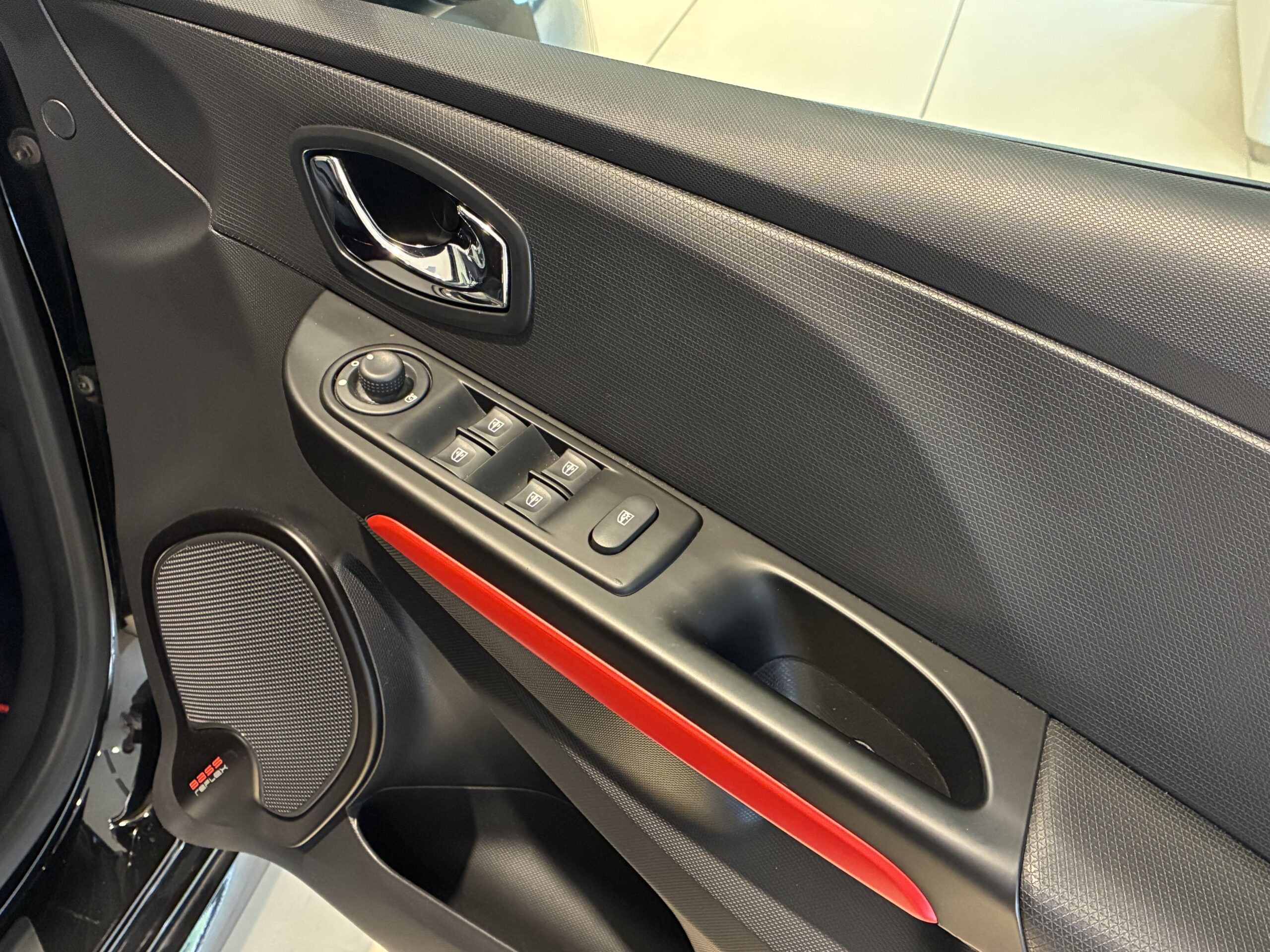 ルノー・ルーテシア・スポール シャシー スポール