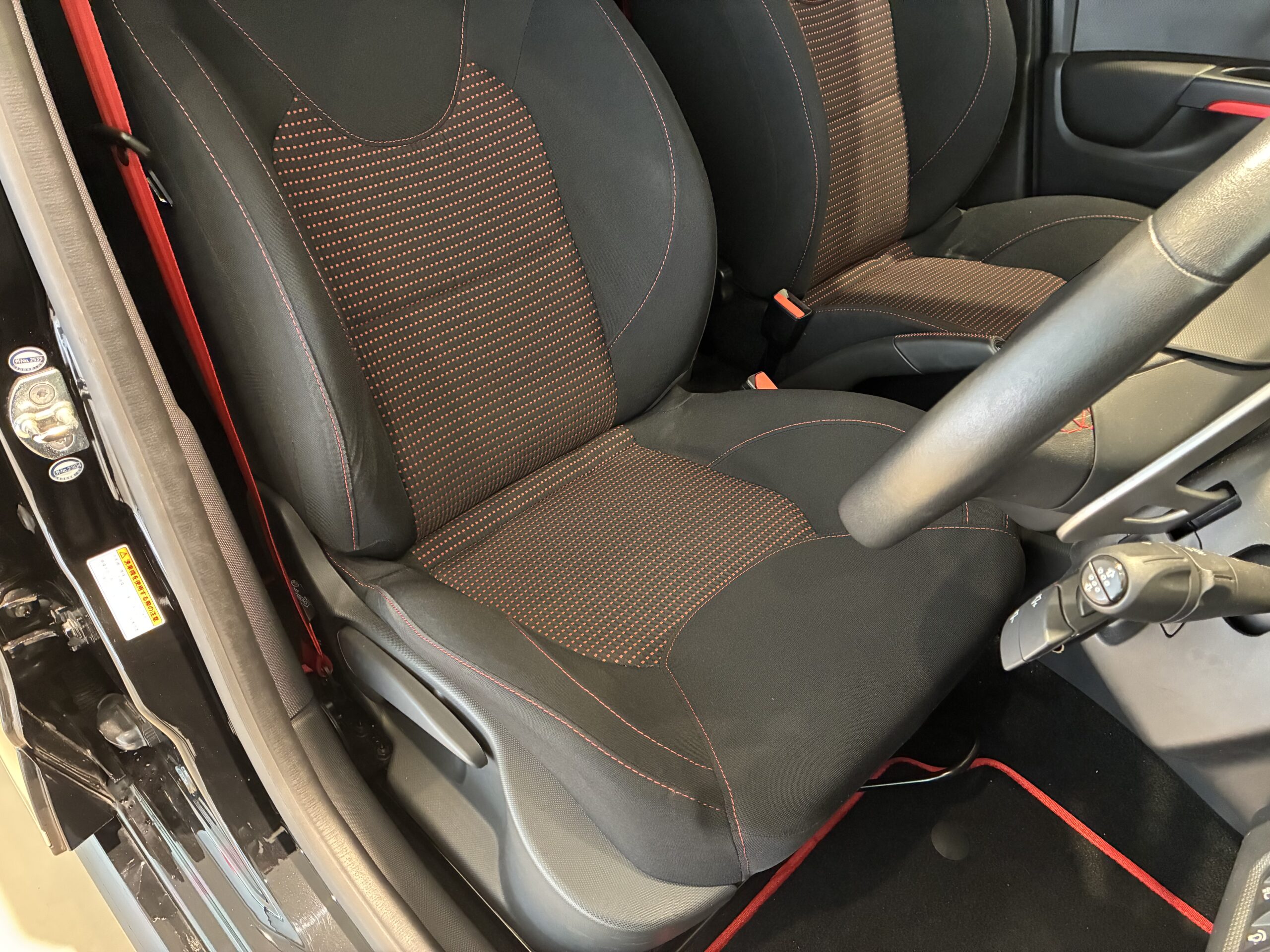 ルノー・ルーテシア・スポール シャシー スポール