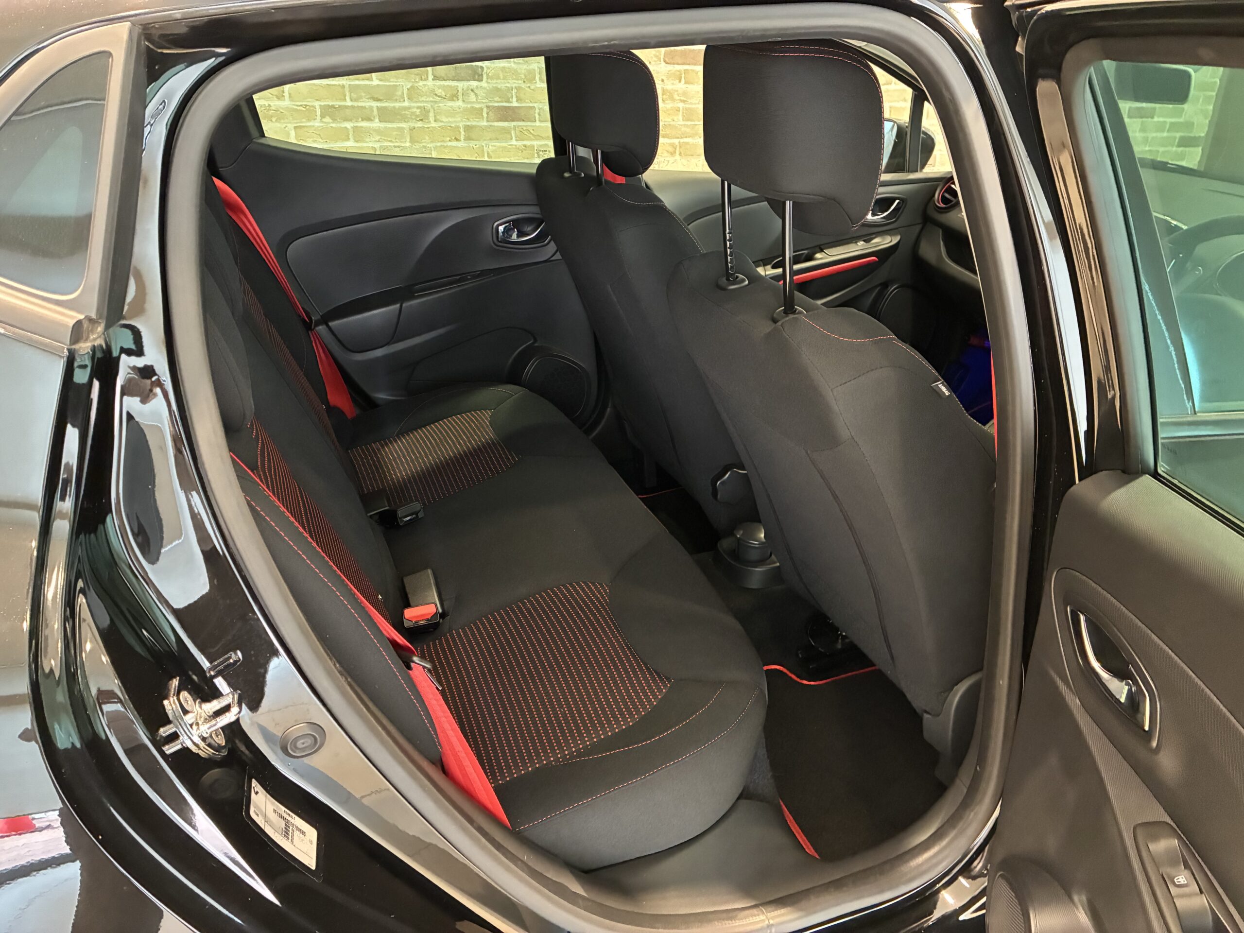 ルノー・ルーテシア・スポール シャシー スポール