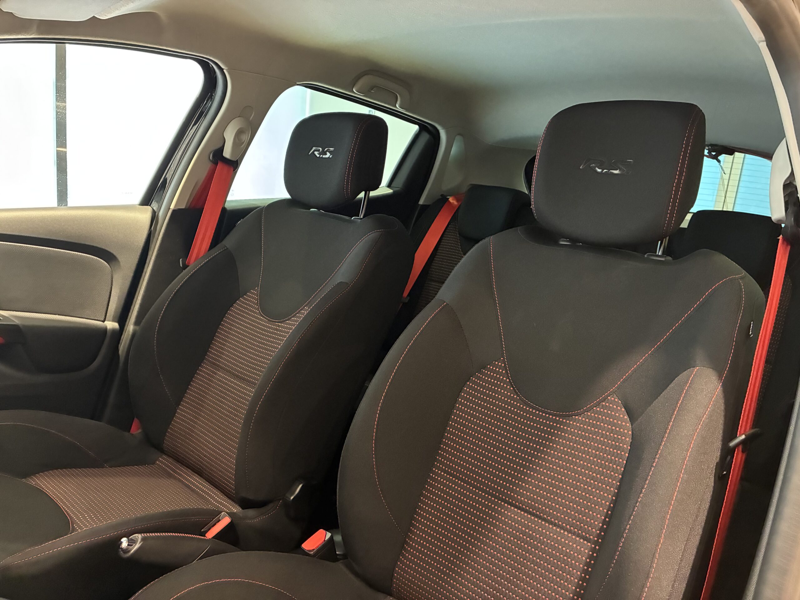 ルノー・ルーテシア・スポール シャシー スポール