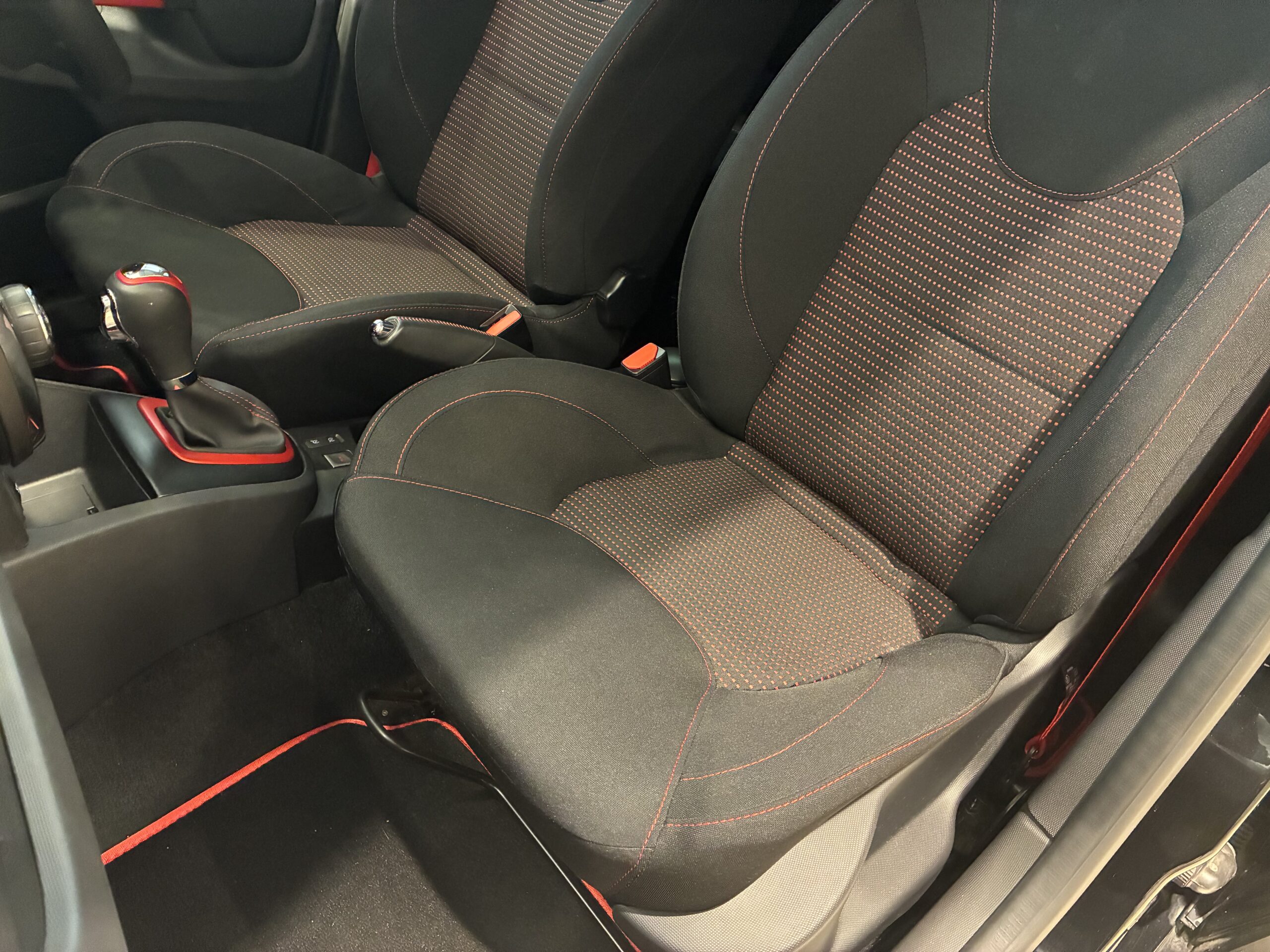 ルノー・ルーテシア・スポール シャシー スポール