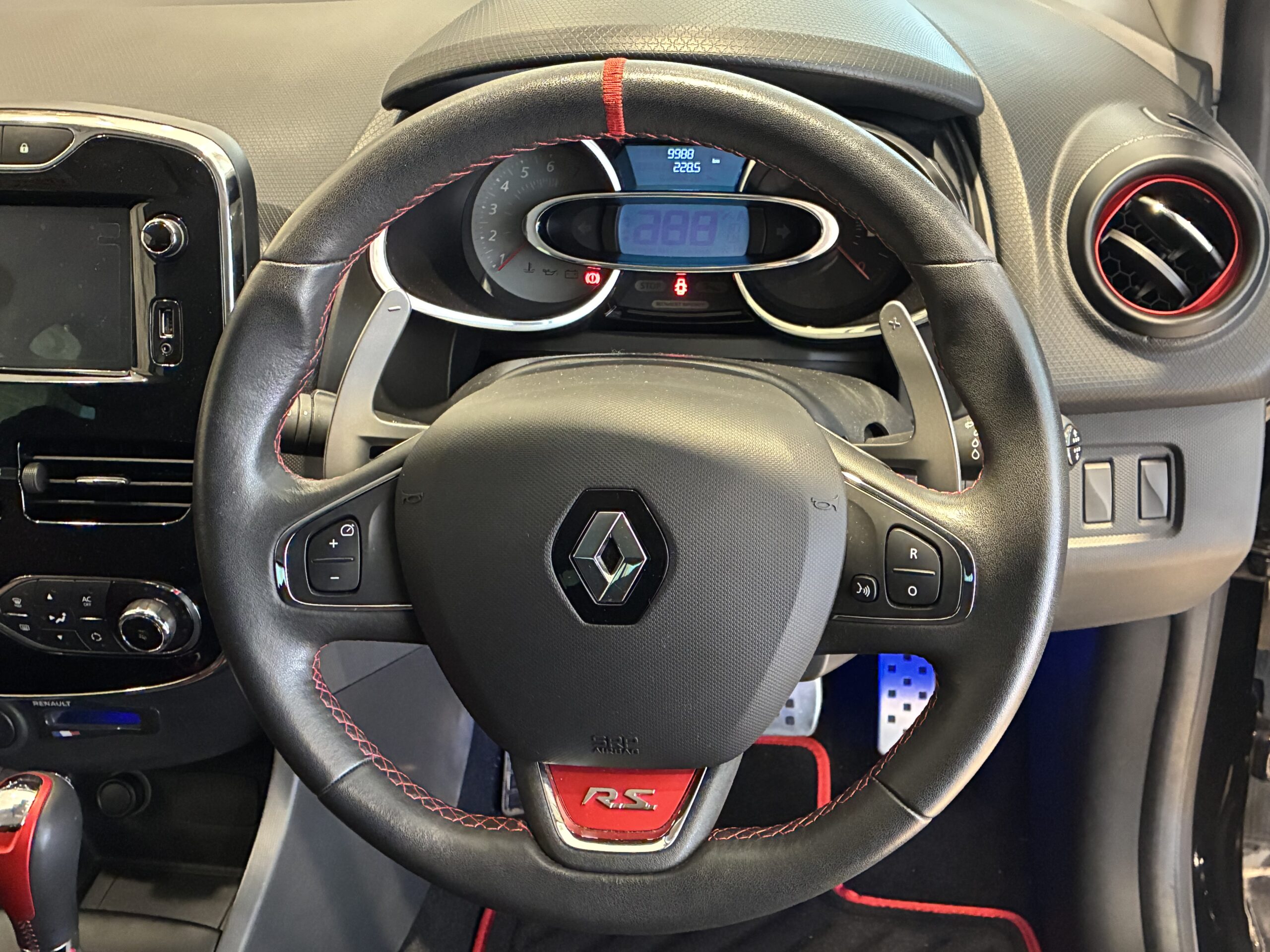 ルノー・ルーテシア・スポール シャシー スポール