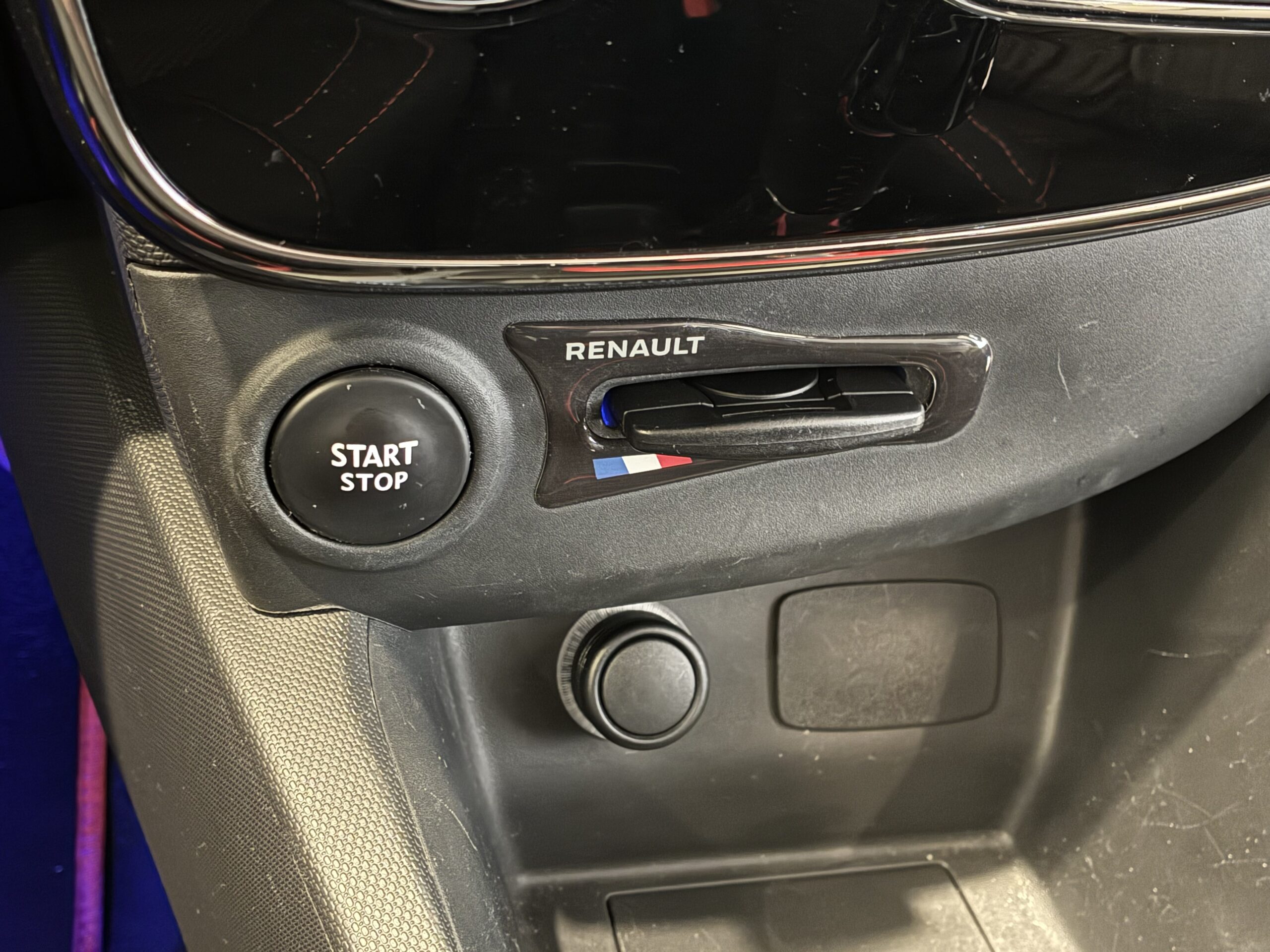 ルノー・ルーテシア・スポール シャシー スポール