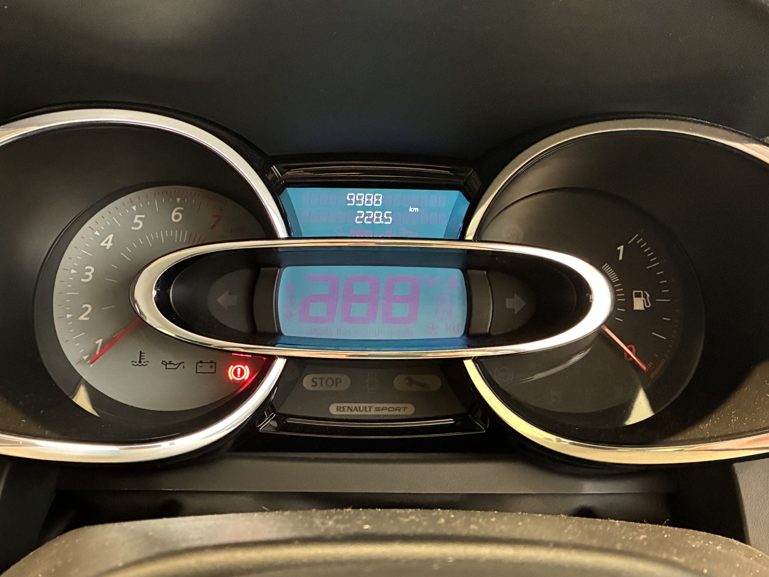 ルノー・ルーテシア・スポール シャシー スポール