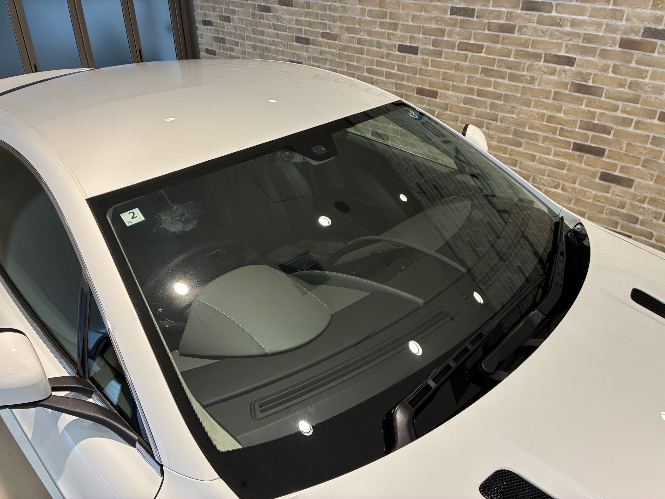 アストンマーティン　V8ヴァンテージ