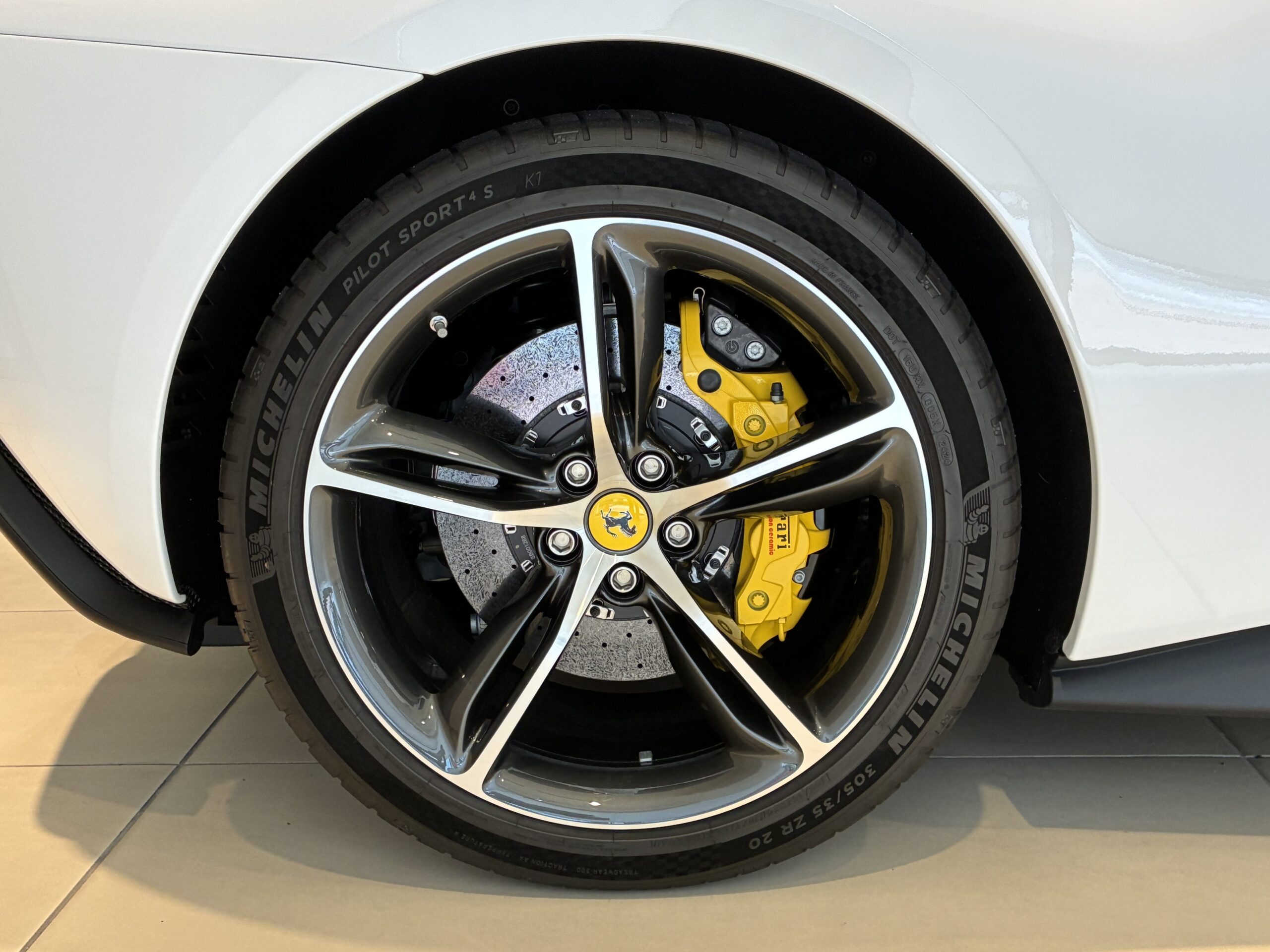 フェラーリ296GTS F1 DCT 左H