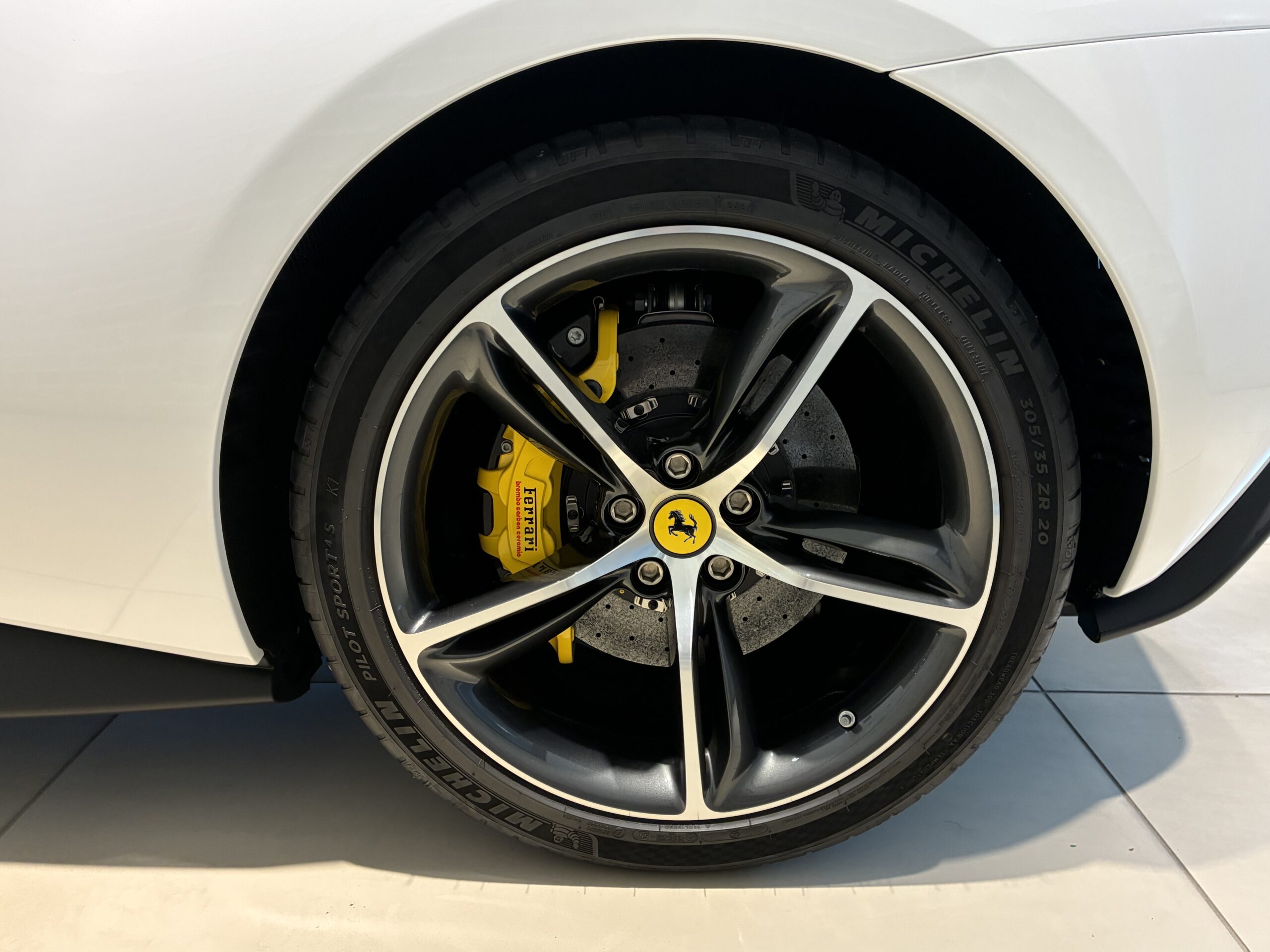 フェラーリ296GTS F1 DCT 左H