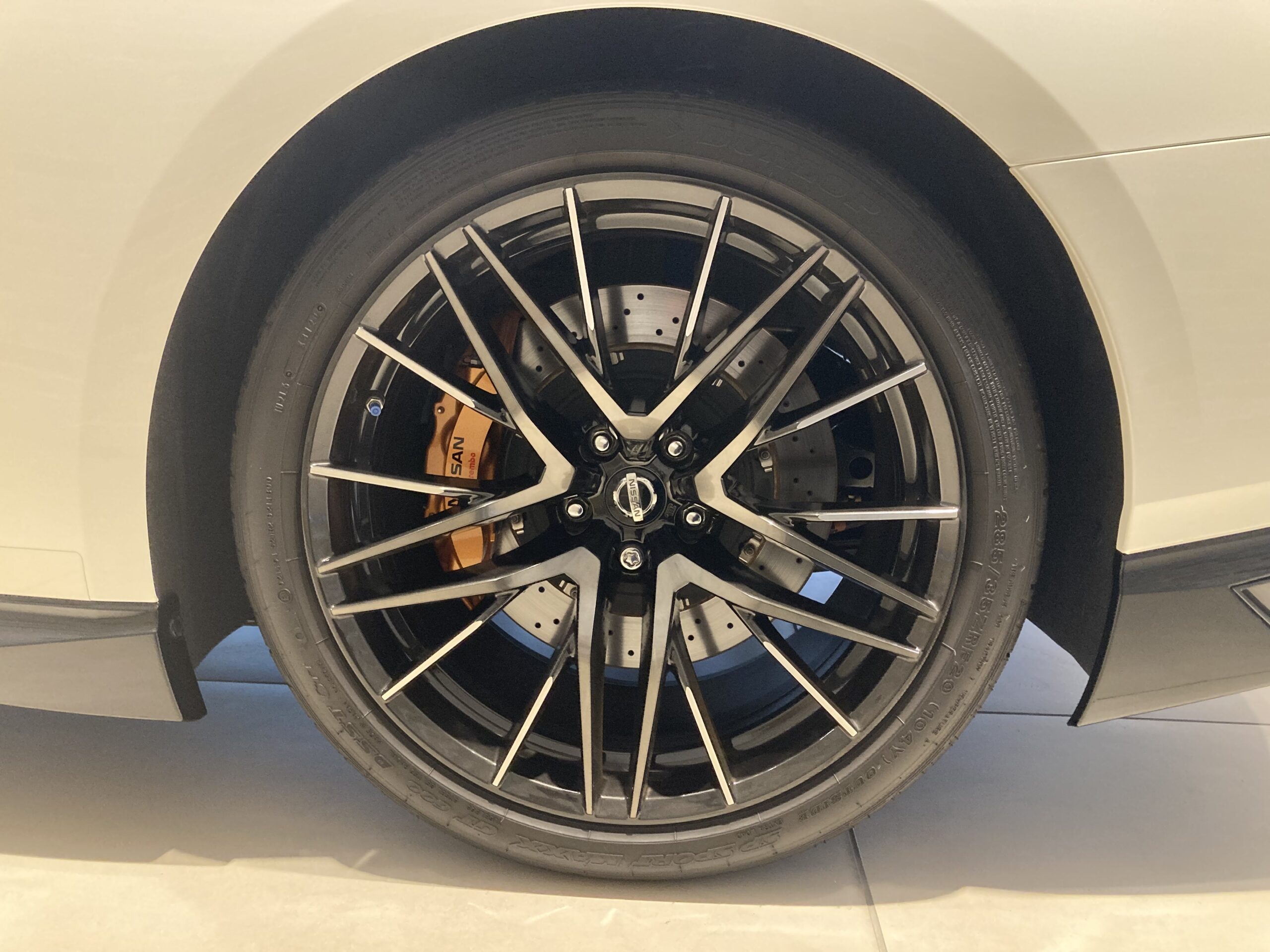 ニッサン GT-R 3.8プレミアムエディション 4WD