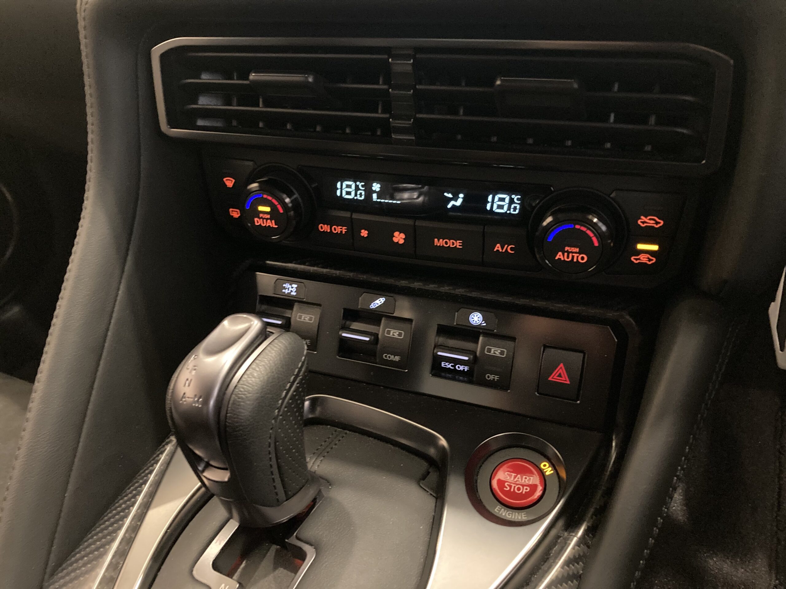 ニッサン GT-R 3.8プレミアムエディション 4WD