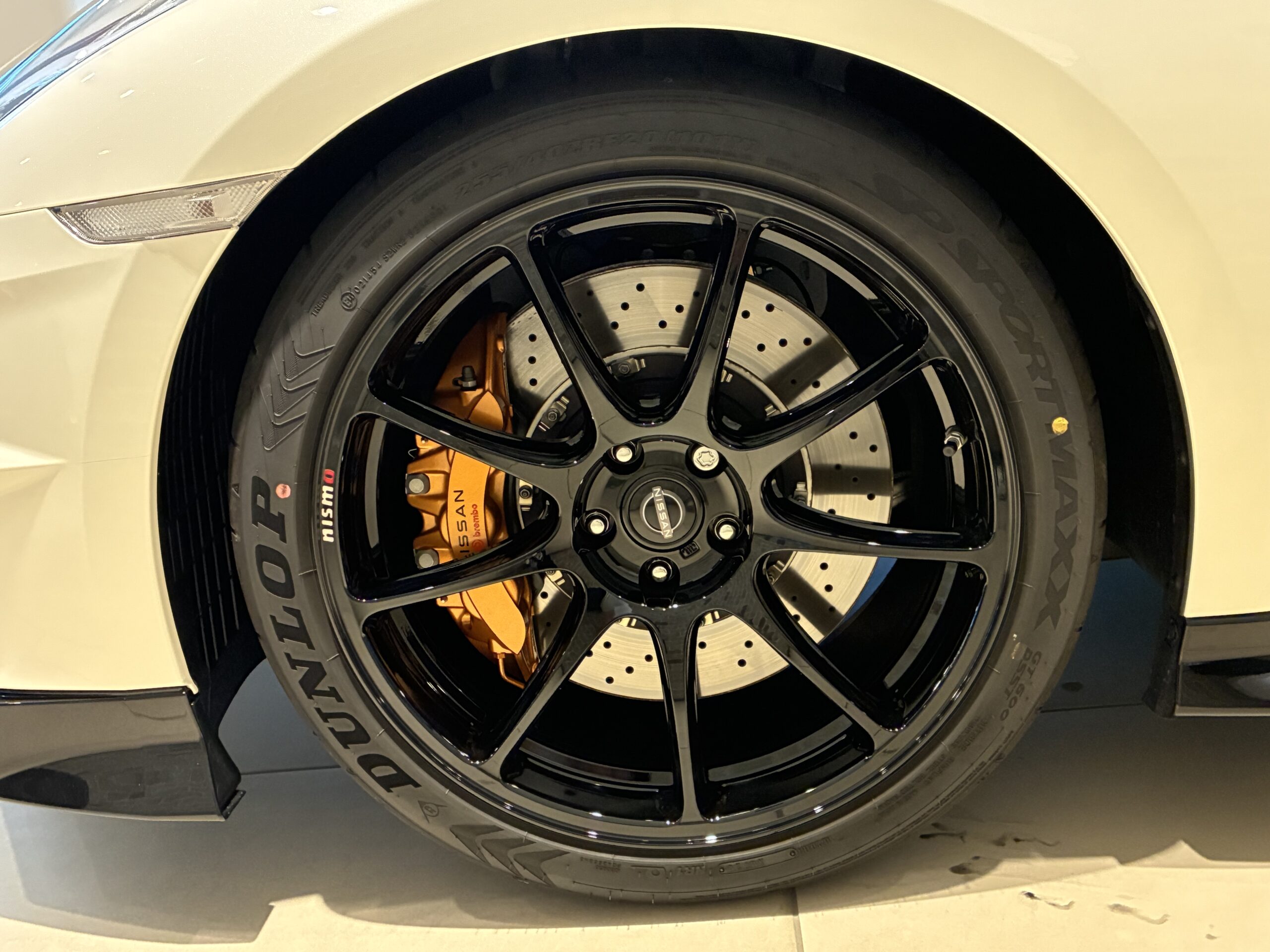 ニッサン GT-R 3.8トラックED engineered by nismo 4WD