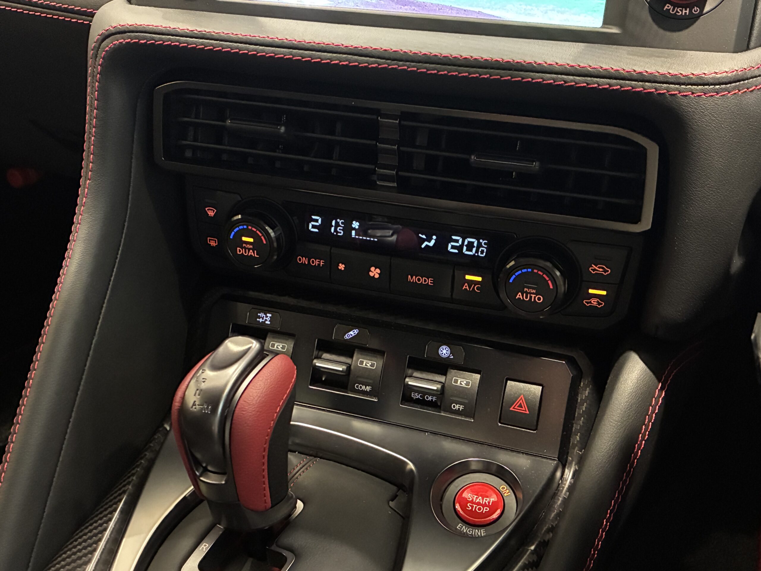 ニッサン GT-R 3.8トラックED engineered by nismo 4WD