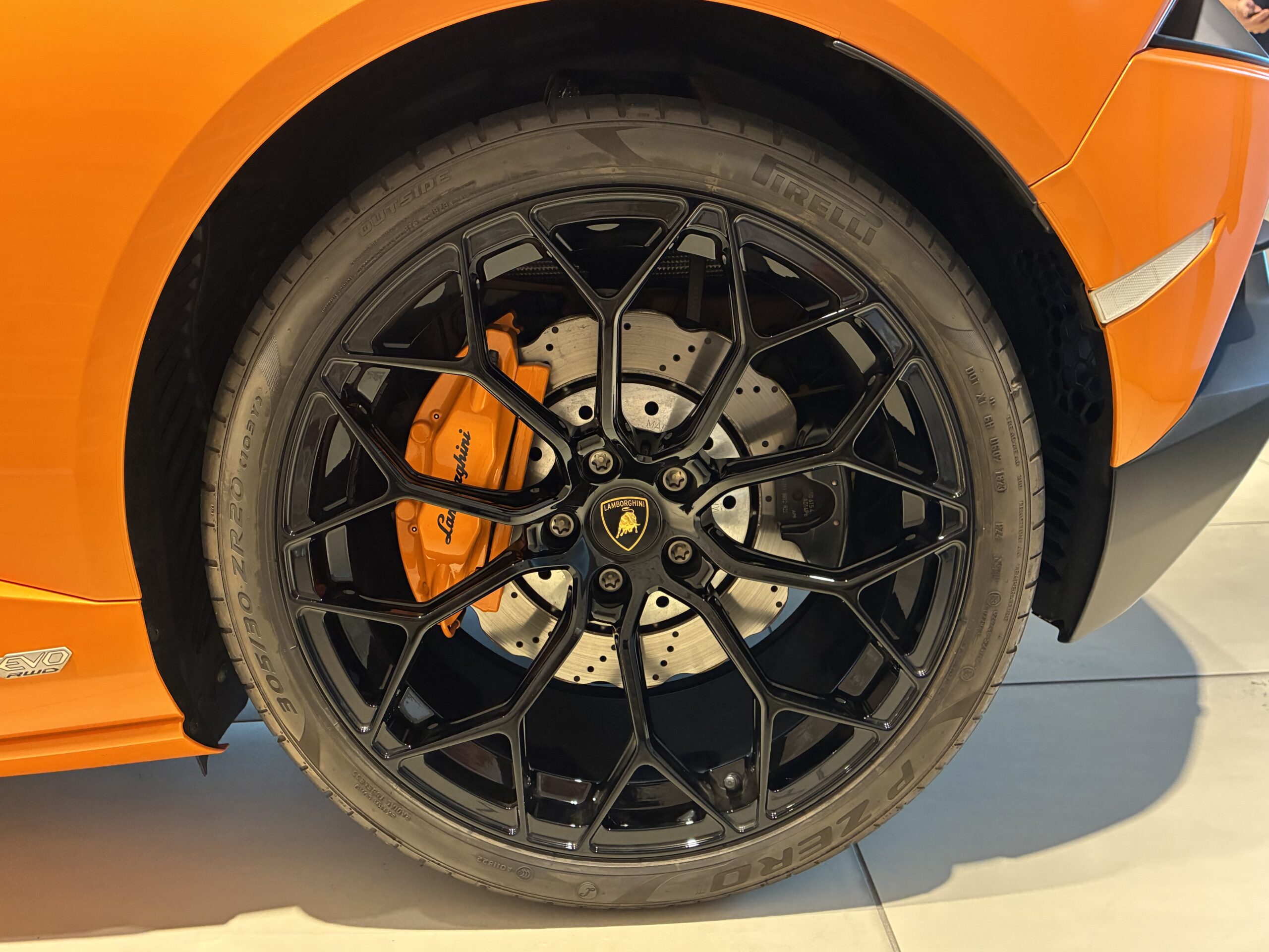 ランボルギーニ ウラカン EVO RWD スパイダー