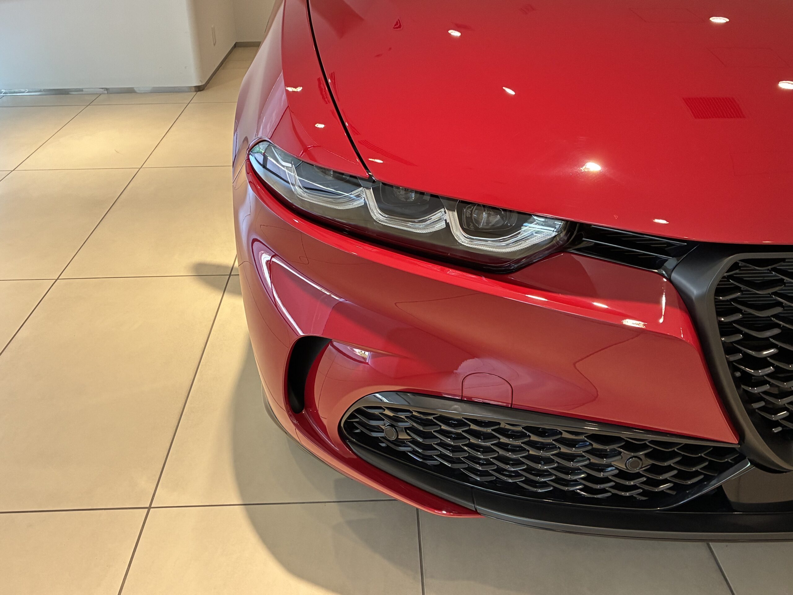 アルファロメオ　トナーレ PHEV Q4 Veloce