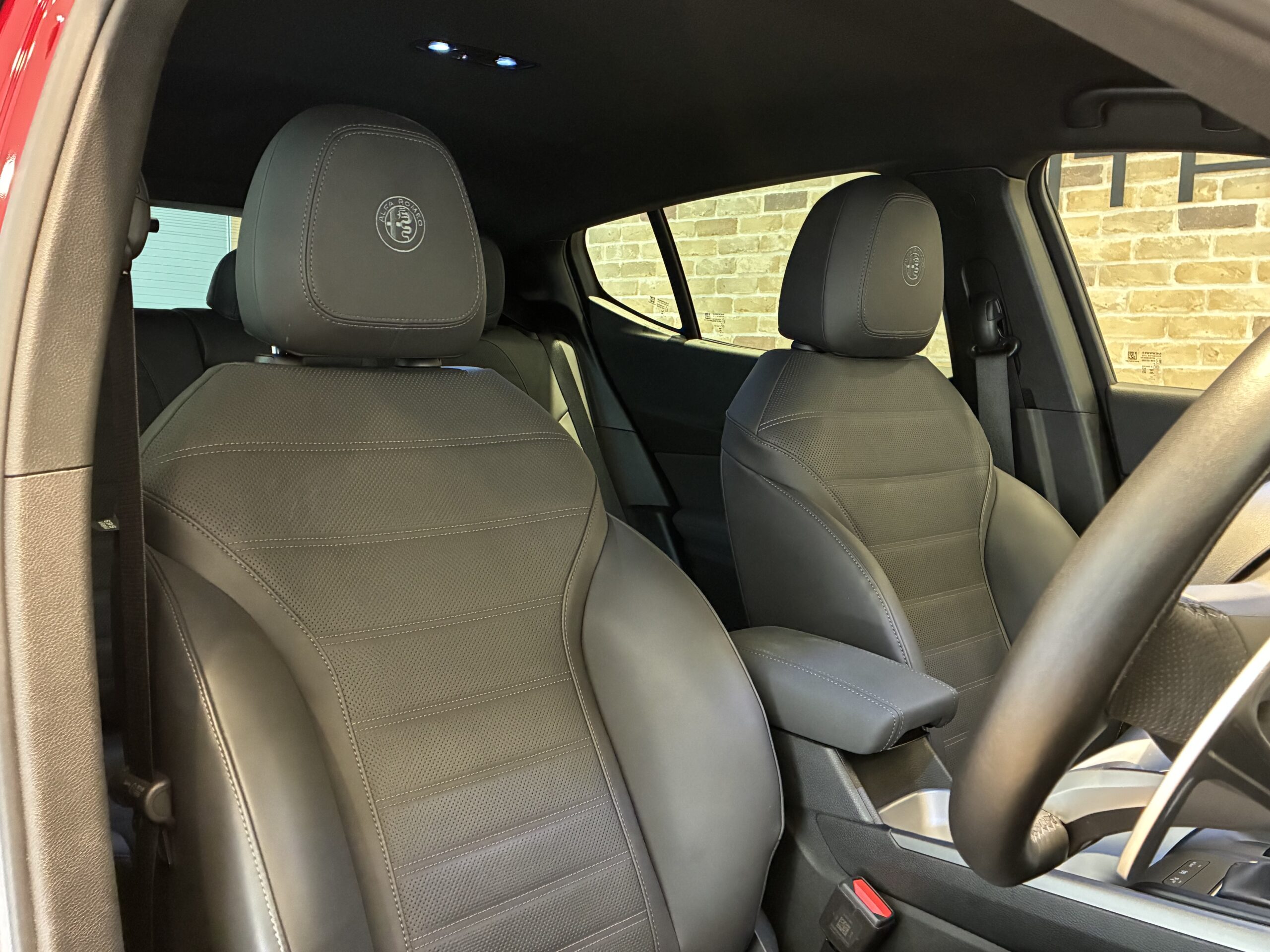 アルファロメオ　トナーレ PHEV Q4 Veloce