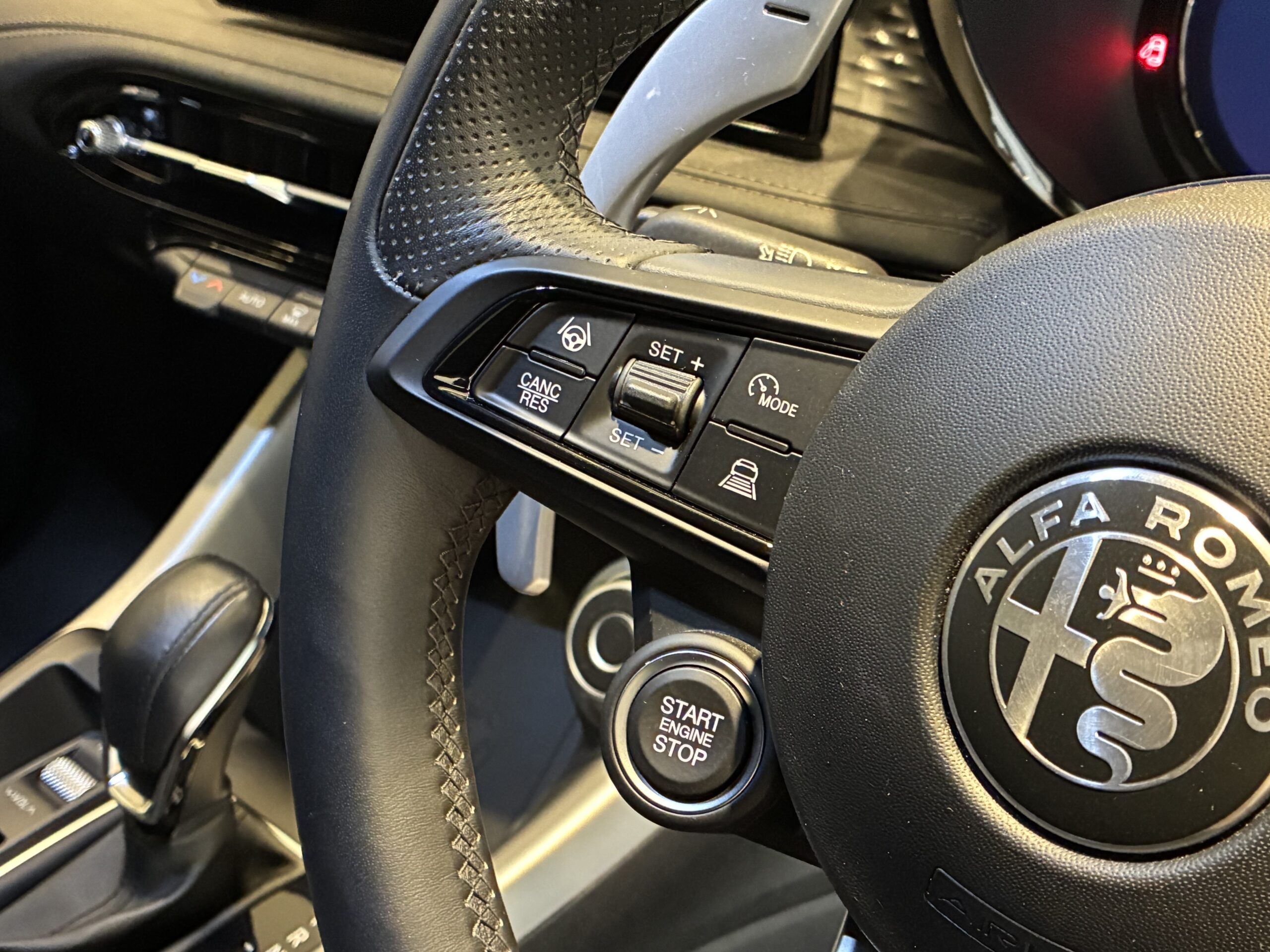 アルファロメオ　トナーレ PHEV Q4 Veloce