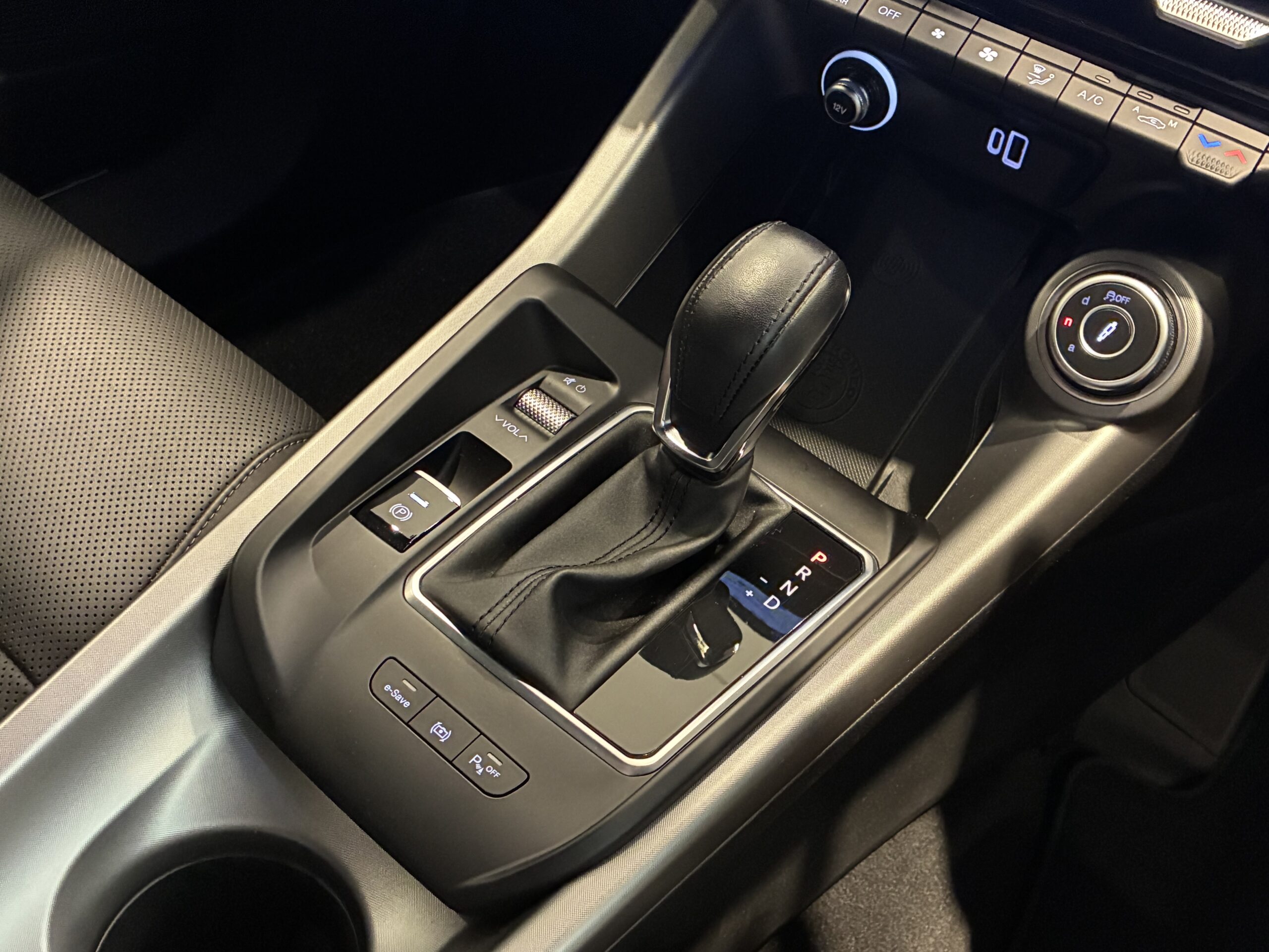 アルファロメオ　トナーレ PHEV Q4 Veloce