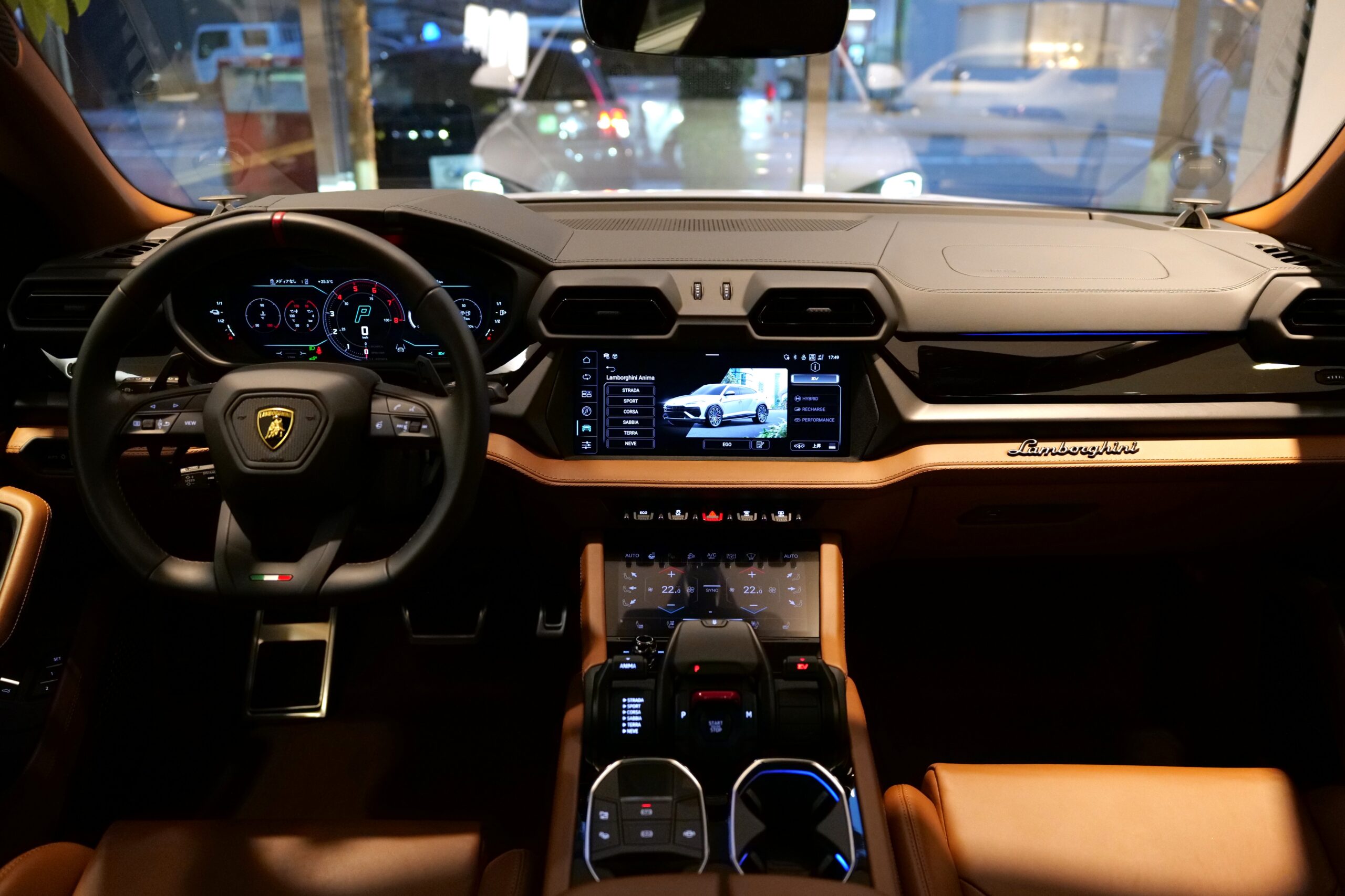 ランボルギーニ　ウルスSE