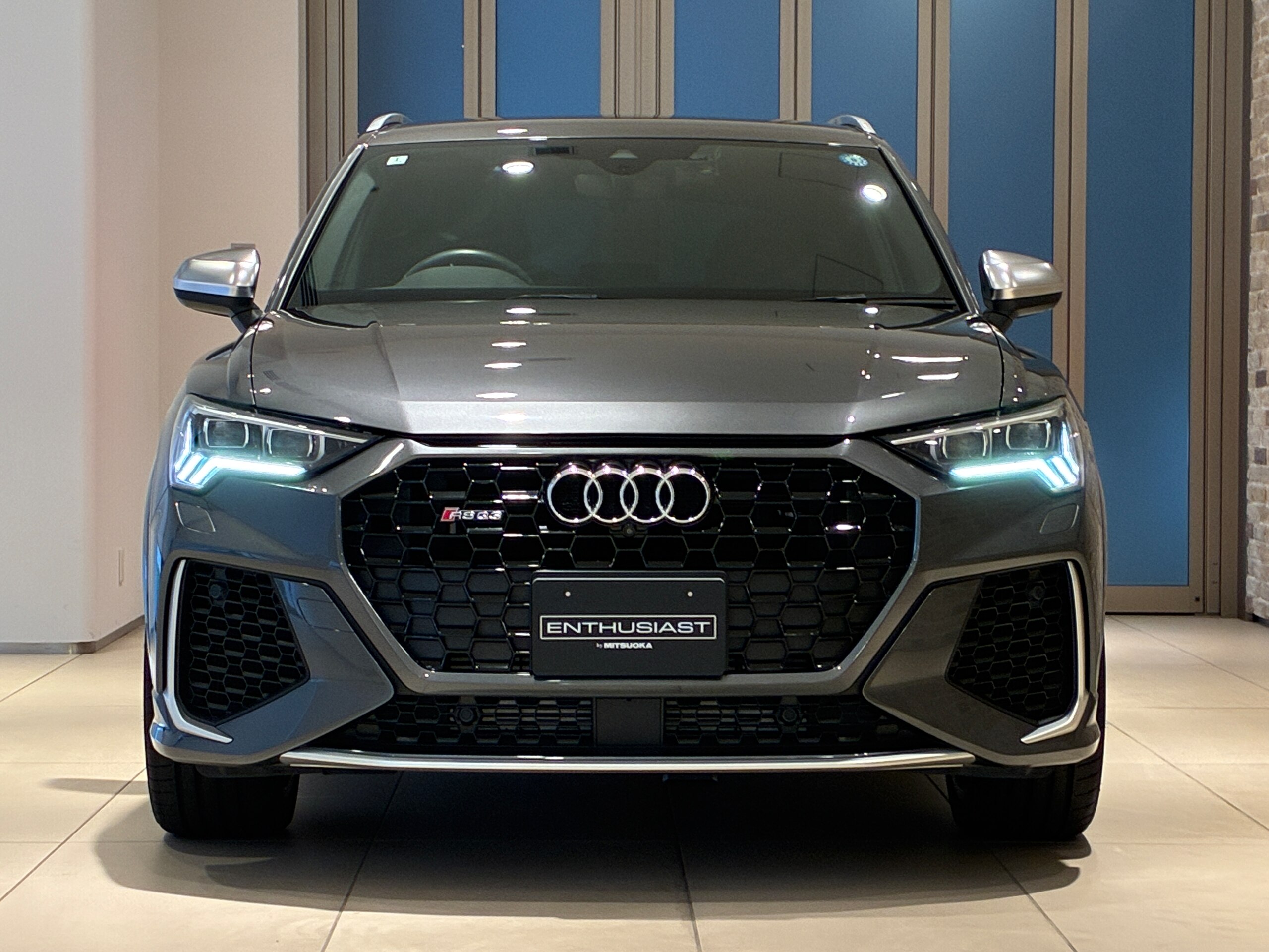 アウディ RS Q3 2.5 4WD