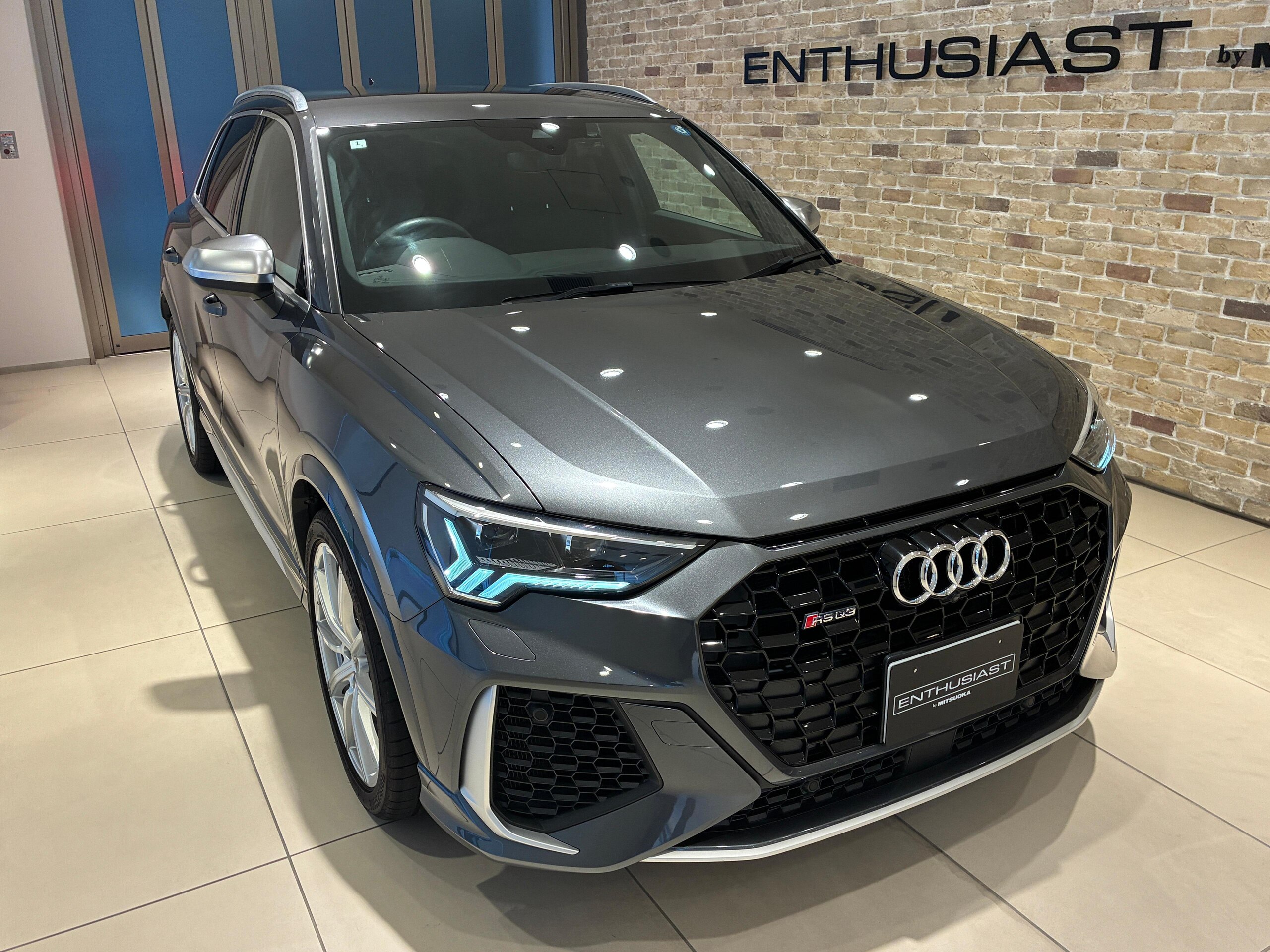 アウディ RS Q3 2.5 4WD