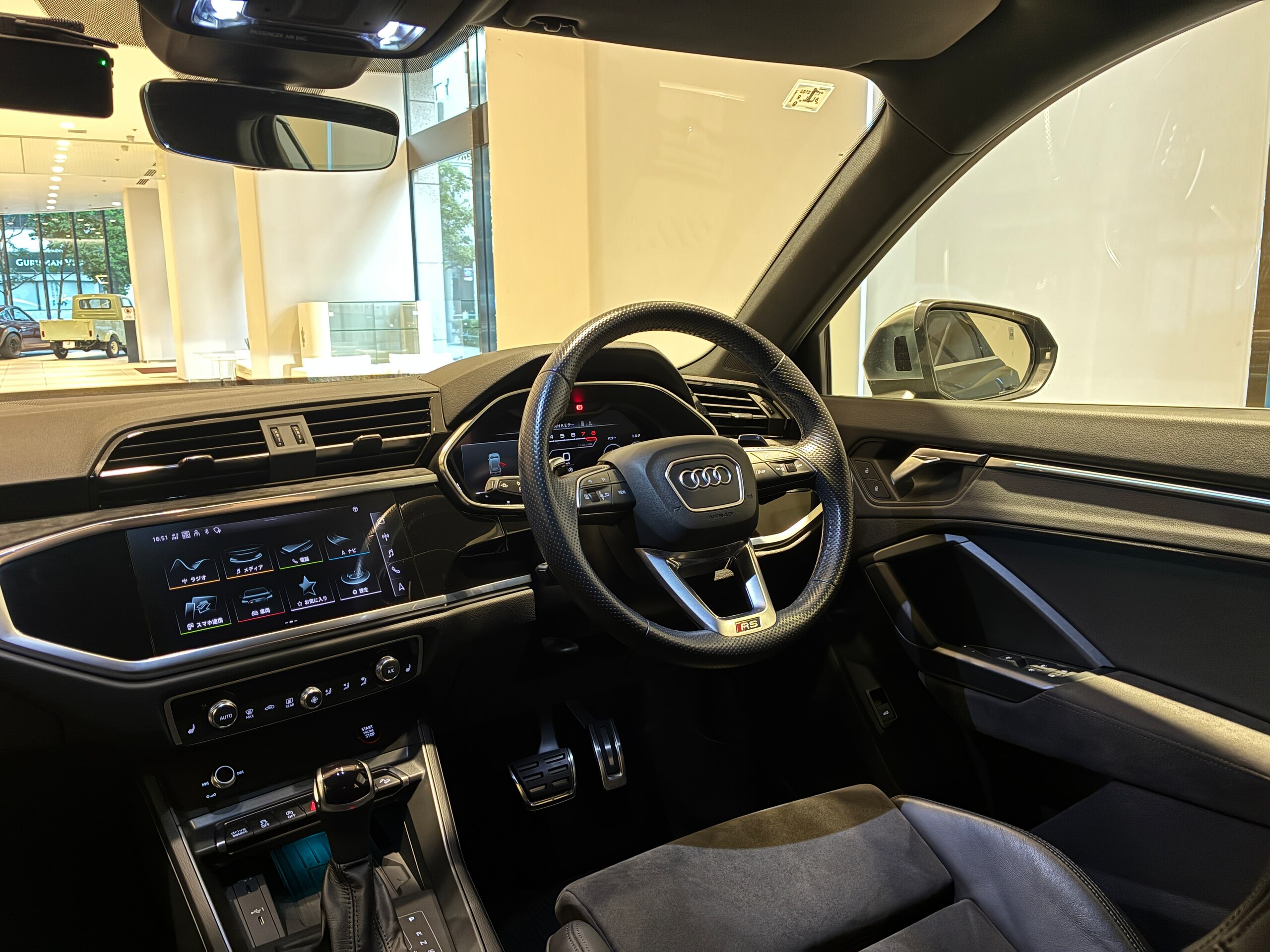アウディ RS Q3 2.5 4WD