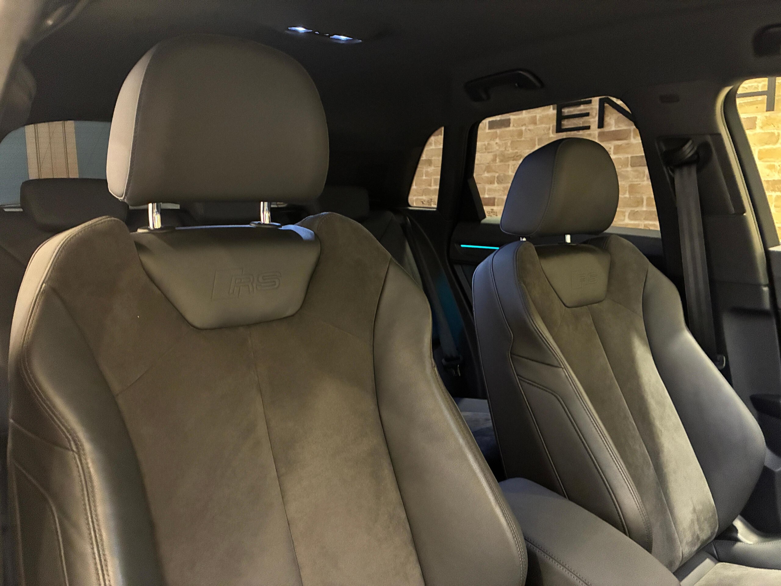 アウディ RS Q3 2.5 4WD