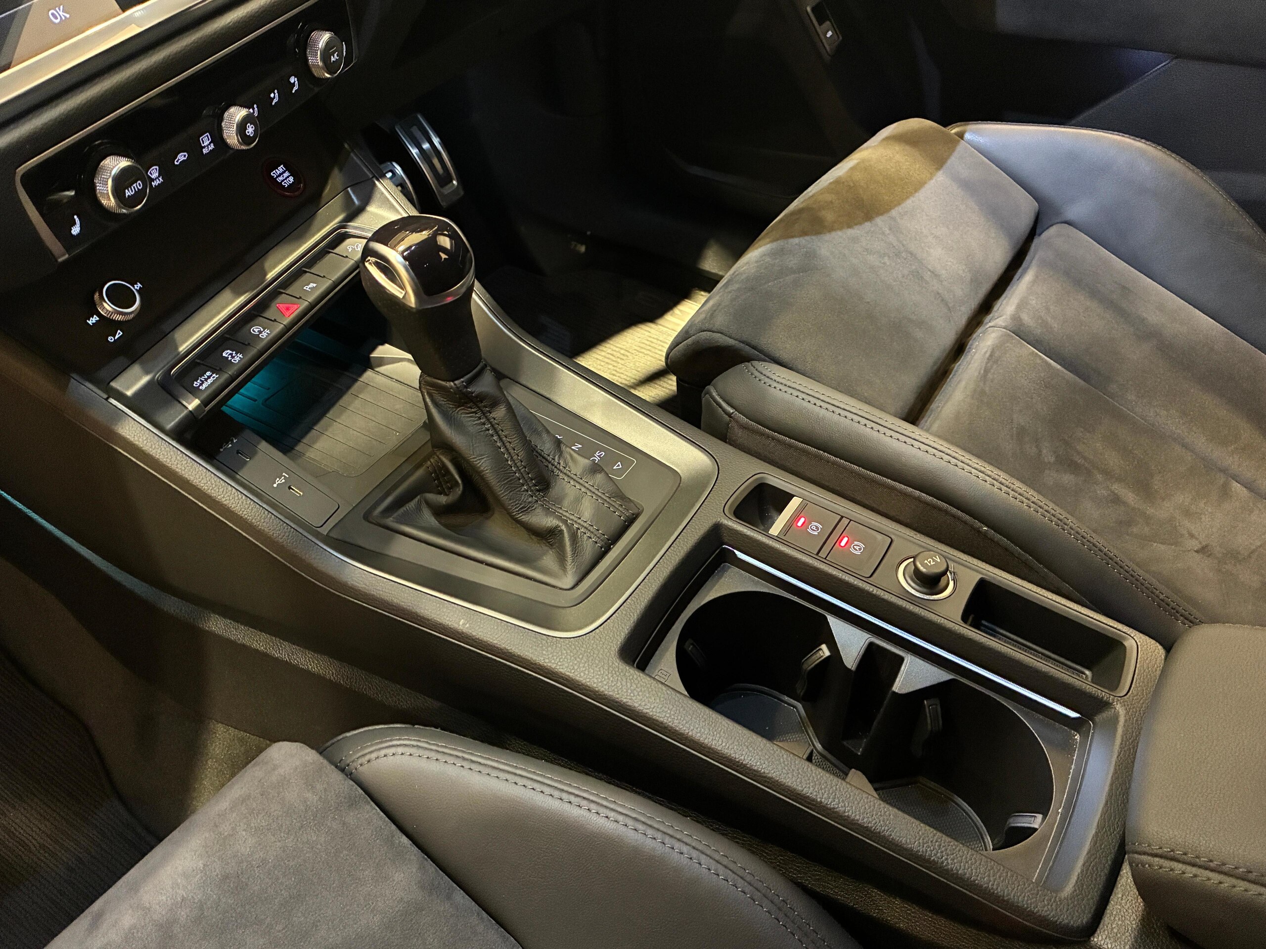 アウディ RS Q3 2.5 4WD
