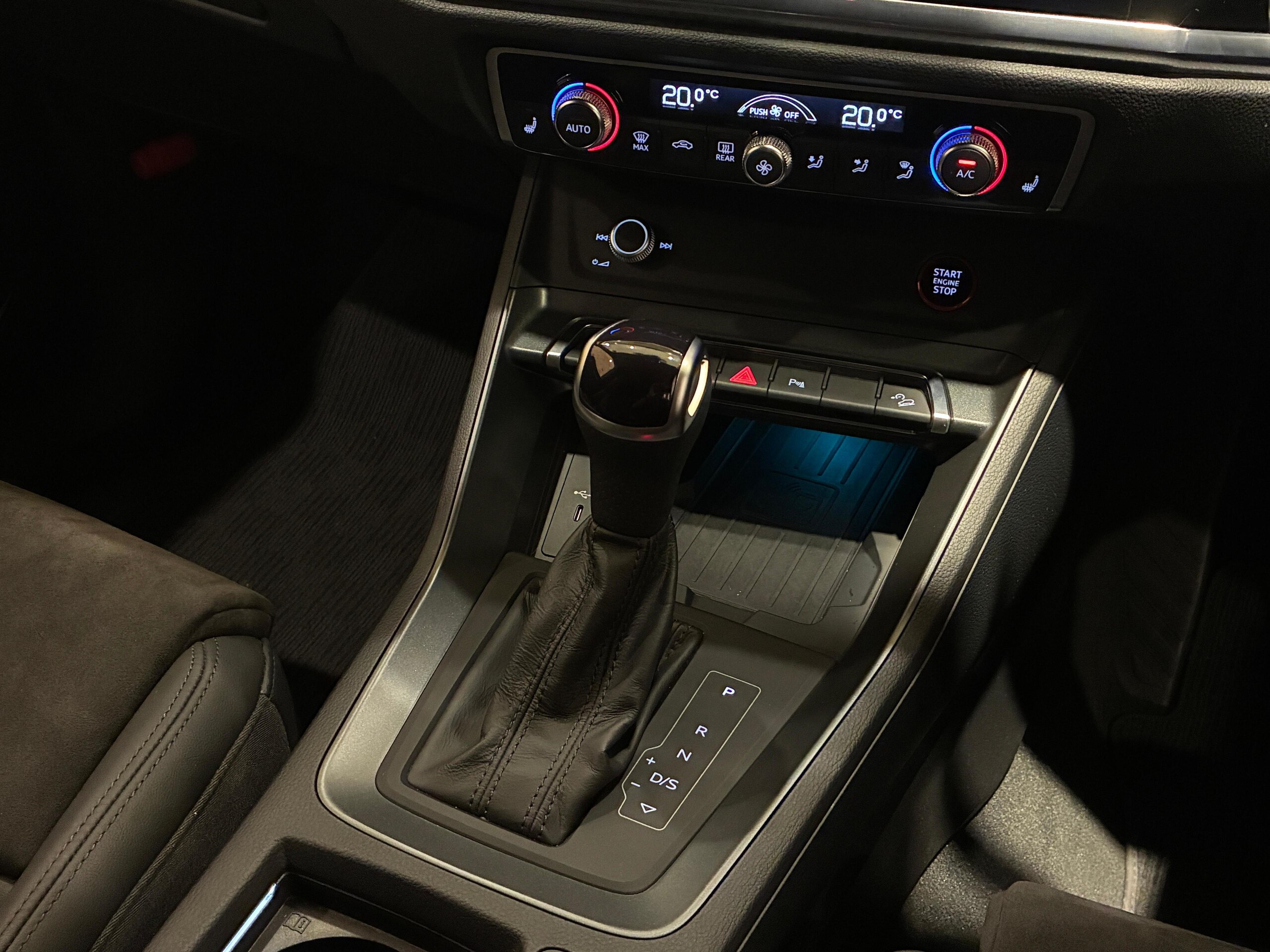 アウディ RS Q3 2.5 4WD